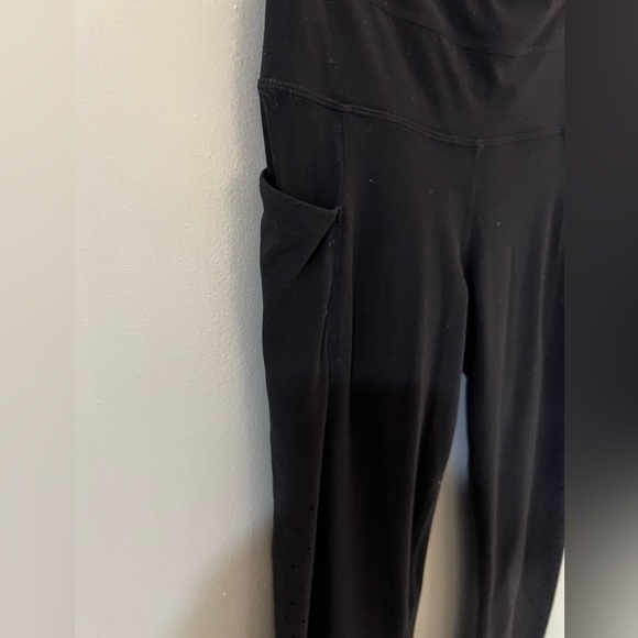 Athleta black high waist 7/8 length legging size extra small side pockets - Picture 3 of 7